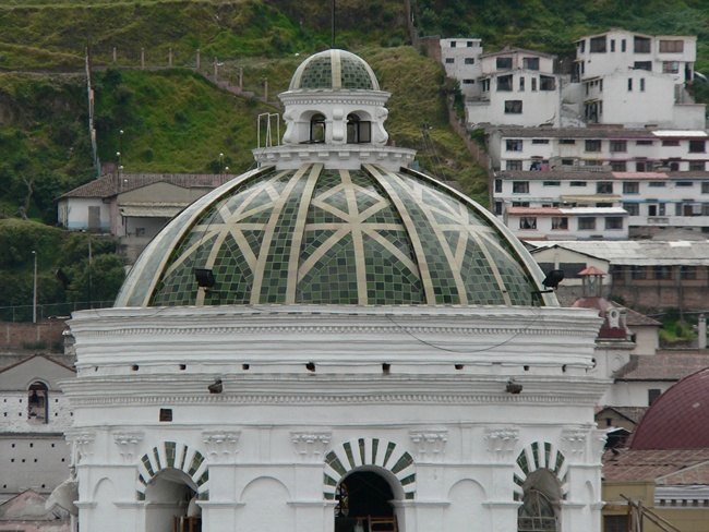 ../../Pictures/050210/101 Quito.JPG